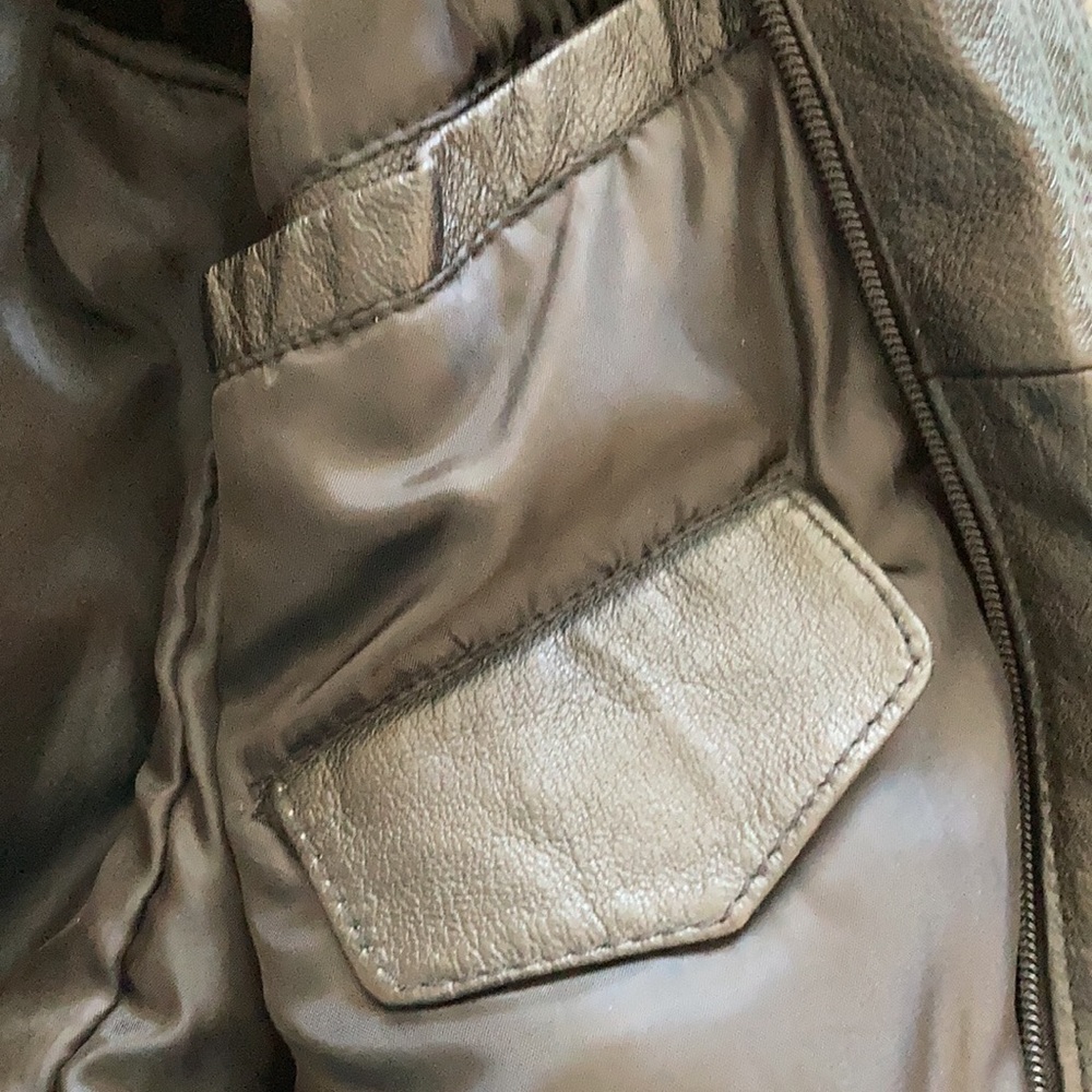 Beautiful Motorcycle Jacket - Picture 5 of 6